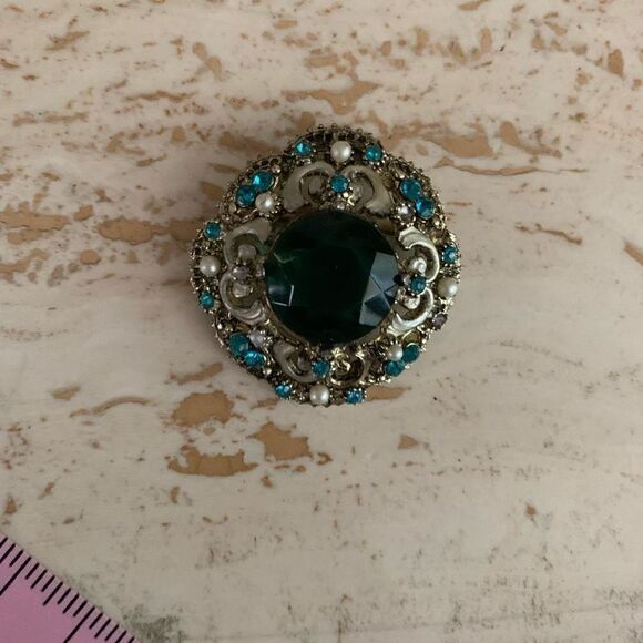 Green brooch  - Picture 6 of 8